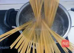 Illustration of how to make tomato minced meat pasta 1