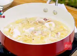 Salty Illustration of how to make fried squid with egg yolk 3