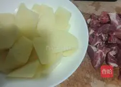 Illustration of how to make lychee meat 1