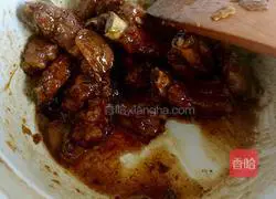 Illustration of how to make sweet and sour pork ribs 18