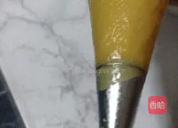 Illustration of how to make homemade swan puffs 6