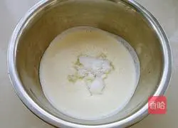 Illustration of how to make six-inch strawberry mousse 7