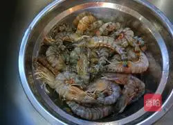 Beijing recipe for boiling Xiaojiujie shrimp 1
