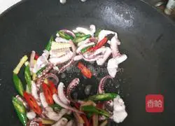 Illustration of how to make fried squid tentacles with pepper 7