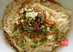 Illustration of how to make burning noodles 2