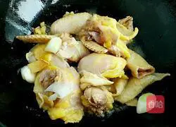 Illustration of Northeast Chicken Stewed with Mushrooms 4