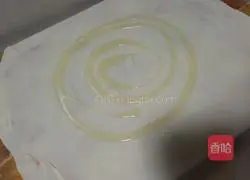 Illustration of how to make hand-torn biscuits 3