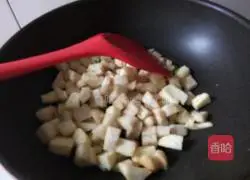 Illustration of how to make diced steamed buns fried in tomato sauce 7