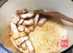 Illustration of how to make braised meat with dried beans 7