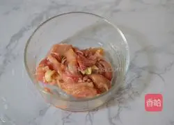 Illustration of how to make chicken leg rice 3