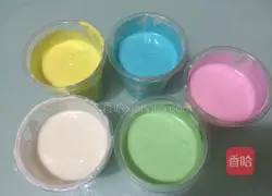 Illustrations of making colorful mousse 13
