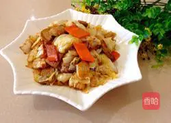 Illustration of how to cook twice-cooked pork with cabbage 11