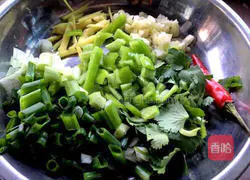 Cantonese style homemade spicy chicken Illustration of how to do it 1