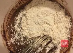 Illustration of how to make rice cooker chocolate cake 6