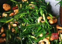 Illustration of how to make fried leeks and shrimps 11