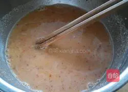 Illustration of how to make Sichuan style steamed pork ribs with rice flour 5