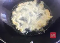 Illustration of how to make fried crispy pork 8