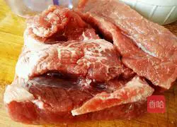 Illustration of how to make tomato beef balls 1