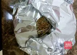 Illustration of how to make bean sprouts and vermicelli in white pot 13