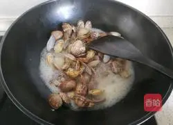 Illustration of how to steam clams with wine 10