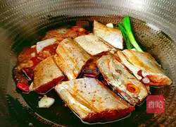 Illustration of home-style papaya, mushrooms and hairtail 9