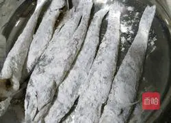 Illustration of how to make fried sardines 2