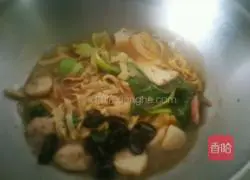 Illustration of homemade spicy rice noodles 6