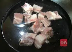Illustration of how to make salt and pepper pork ribs 1