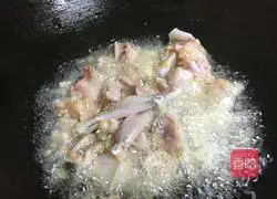 Illustration of how to stir-fry bullfrog 8