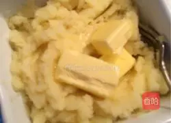 Cheese Baked Mashed Potatoes Recipe Illustration 5