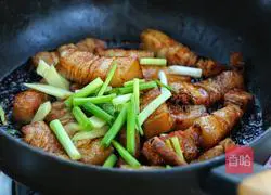 Illustration of braised pork and radish recipe 7