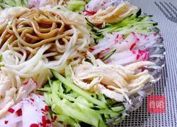 Illustration of how to make sesame chicken shredded cold noodles 12