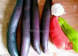 Illustration of how to make fried eggplant shreds 1