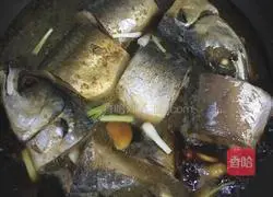 Illustration of braised mackerel recipe 6