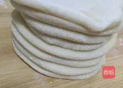 Illustration of how to make paper-thin spring cakes 3