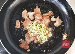 Illustration of how to make fried meat with celery 10