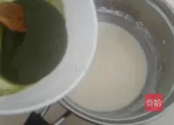 Illustration of how to make matcha jelly mousse 8