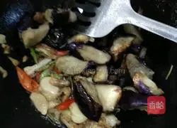 Illustration of how to make salted fish and eggplant 7