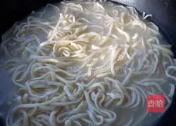 Sesame sauce chicken Illustration of making cold silk noodles 7