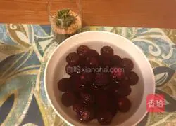 Yangmei wine - Illustration of how to make a drink that won't stop after one drink 4