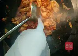 Illustration of how to make fragrant beer duck 8