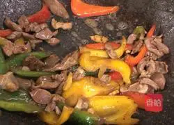 Illustration of how to make fried chicken with colorful peppers 8