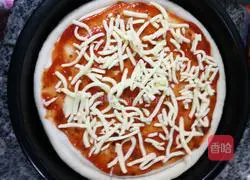 Illustration of how to make bacon pizza 4