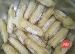 Illustration of how to make fried razor clams 1