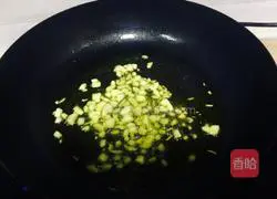 Illustration of how to make authentic Sichuan dandan noodles 4