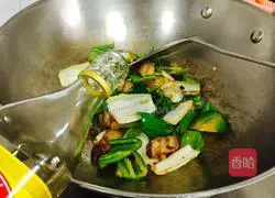 Illustration of twice-cooked pork with black bean sauce and chili pepper 10