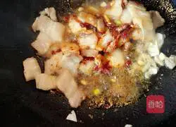 Illustration of how to make twice-cooked pork with garlic sprouts 10