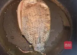 Illustration of how to cook tilapia with black bean sauce (Lantern Festival on the 15th day of the first lunar month)