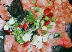 Illustration of how to make fried snow peas with bacon 9