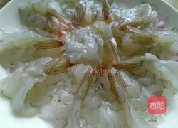 Illustration of how to make garlic anchovies shrimp 1